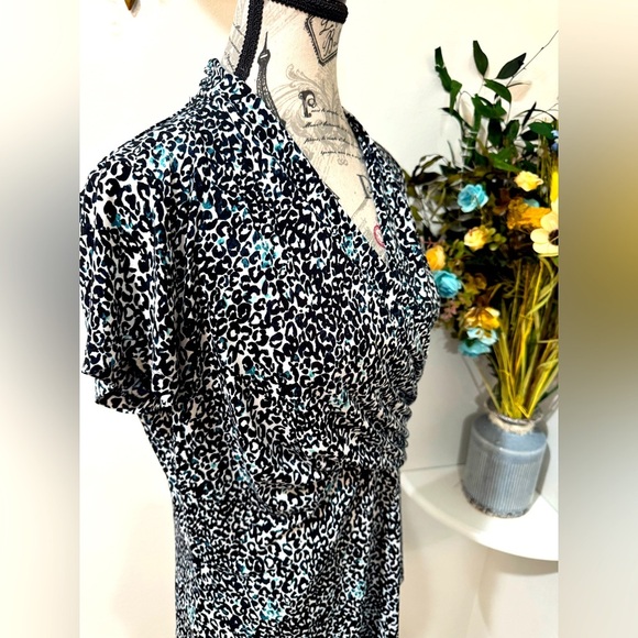 DKNY Blue and Black Wrap Top - Size L - Picture 2 of 9